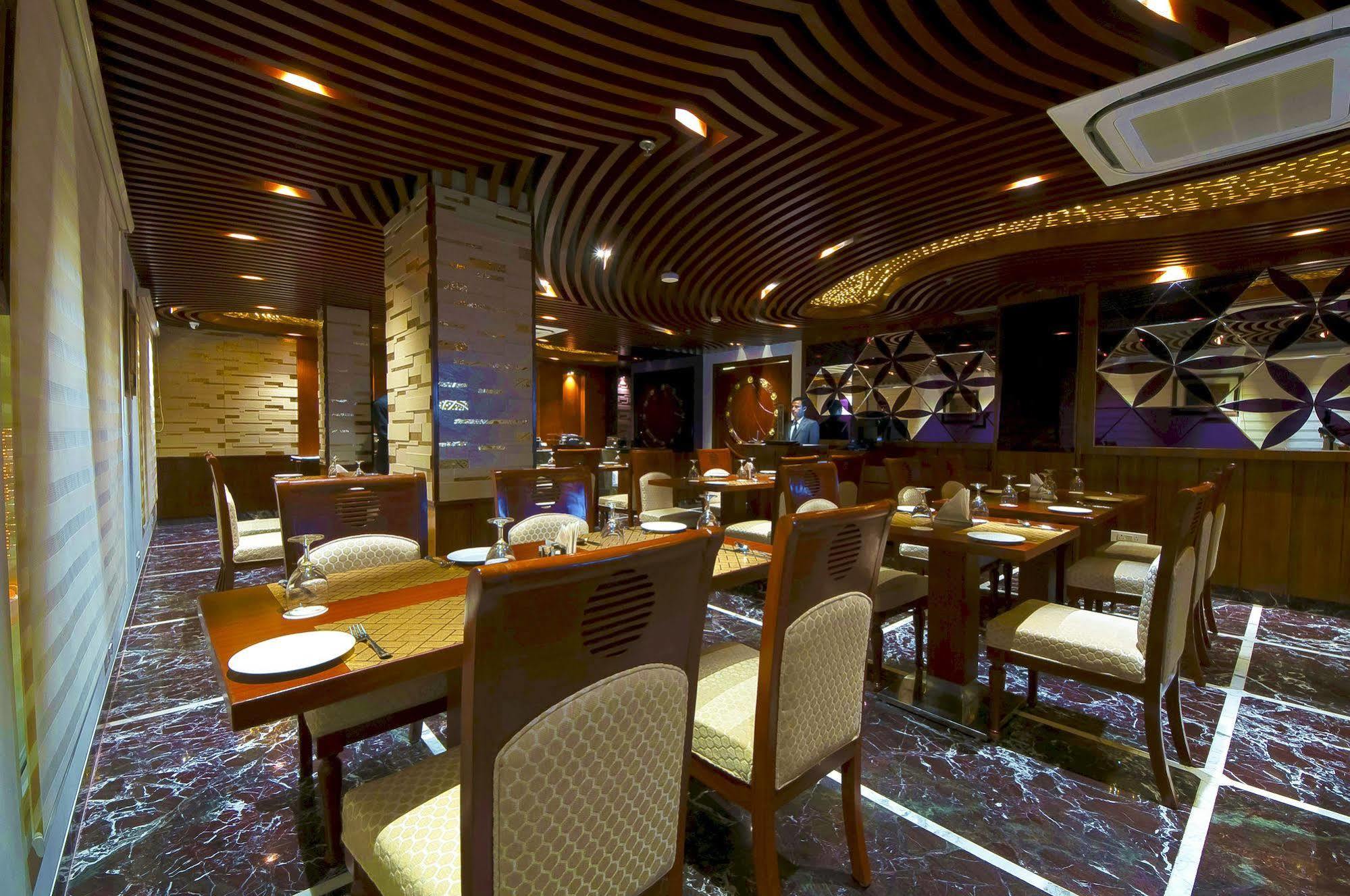 斯瓦兰宫酒店 德里 外观 照片